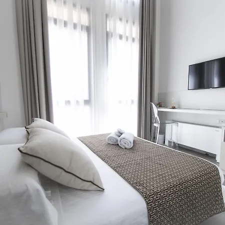 Quaroni Guest house 4*