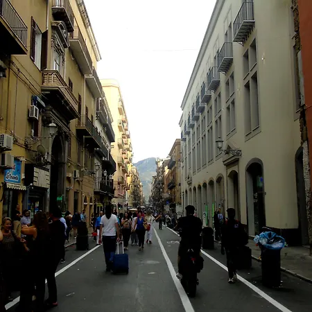 بيت ضيافة Quaroni 4*