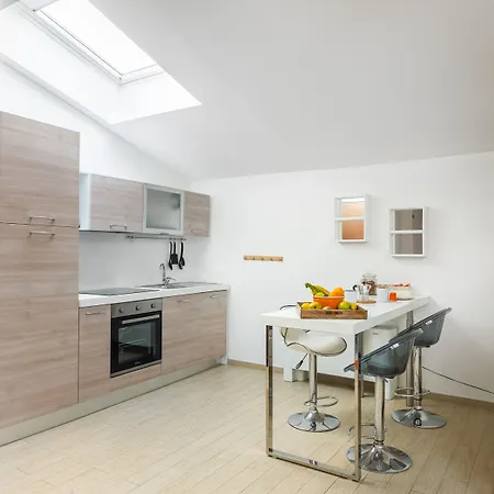 Quaroni Guest house 4*