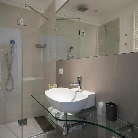 Quaroni Guest house